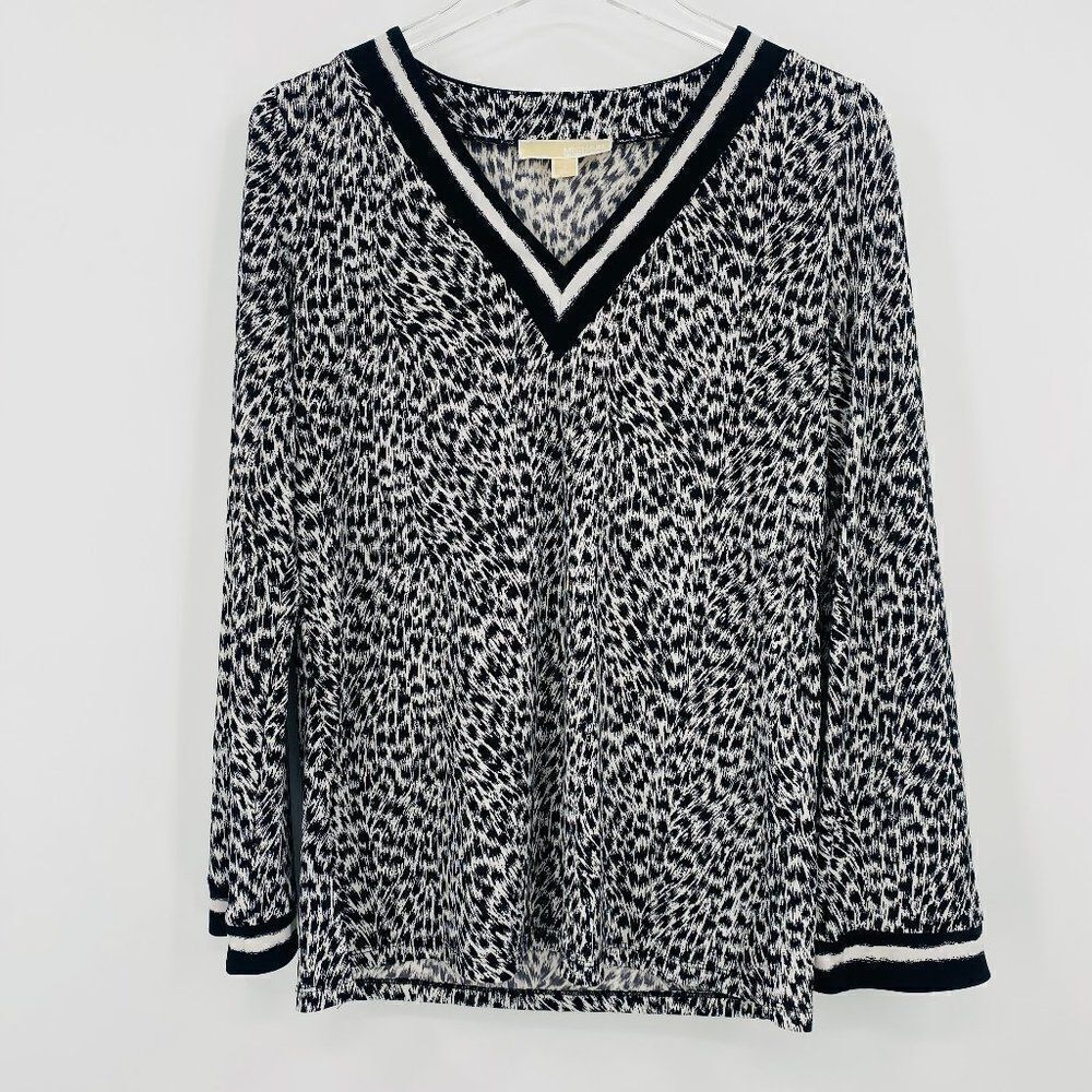MK Micheal Kors Size Small Black & White Animal Print Long Sleeve V Neck Blouse